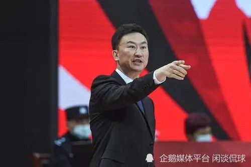 在片中，袁泉饰演乘务长毕男，李沁饰演受腰伤后仍坚守岗位五号位乘务员周雅文，张天爱饰演乘务员黄佳